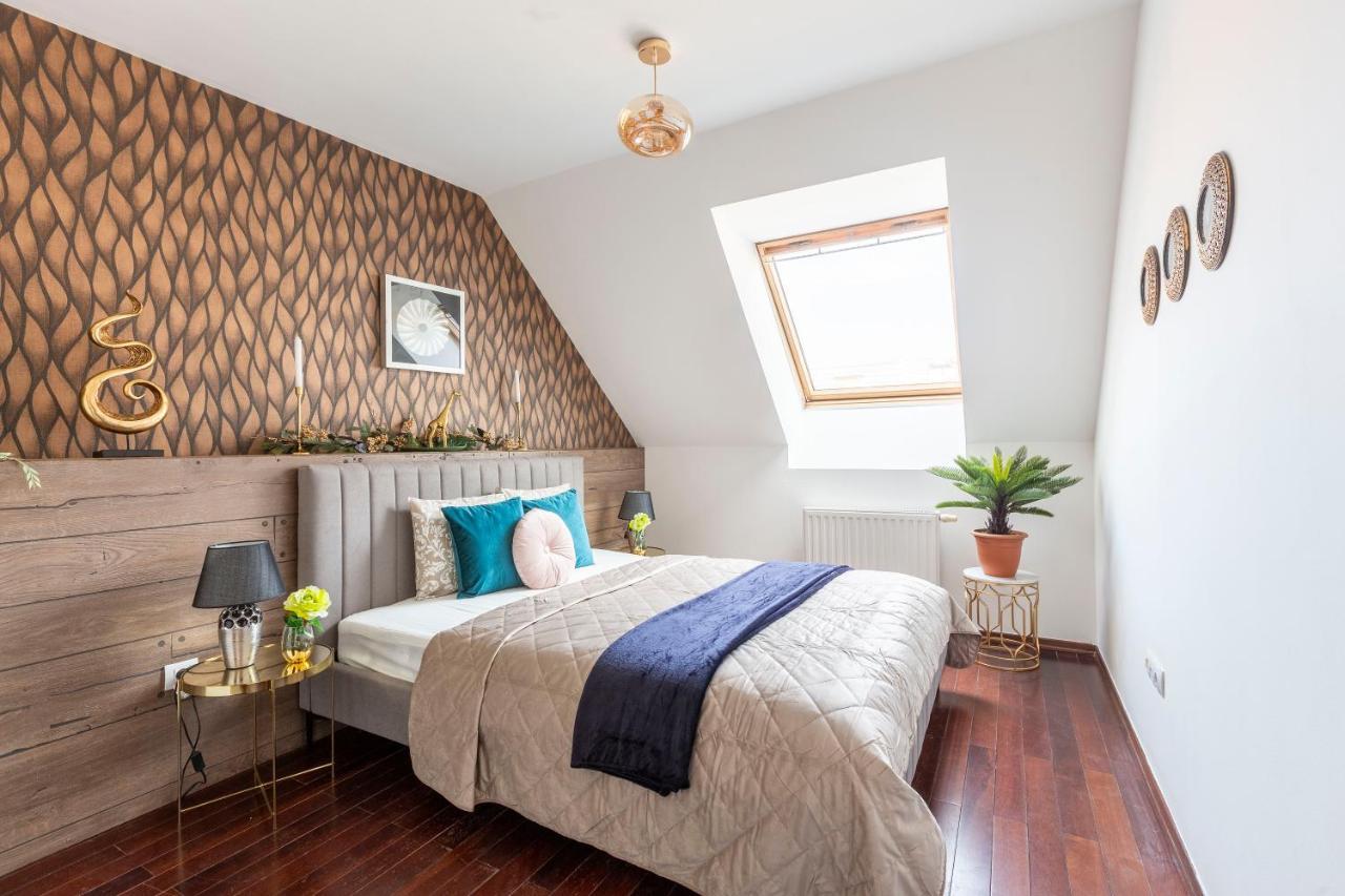 Deluxe Central Quentin Apartment 3Bedrm, 2Bathrm Budapest Exterior photo