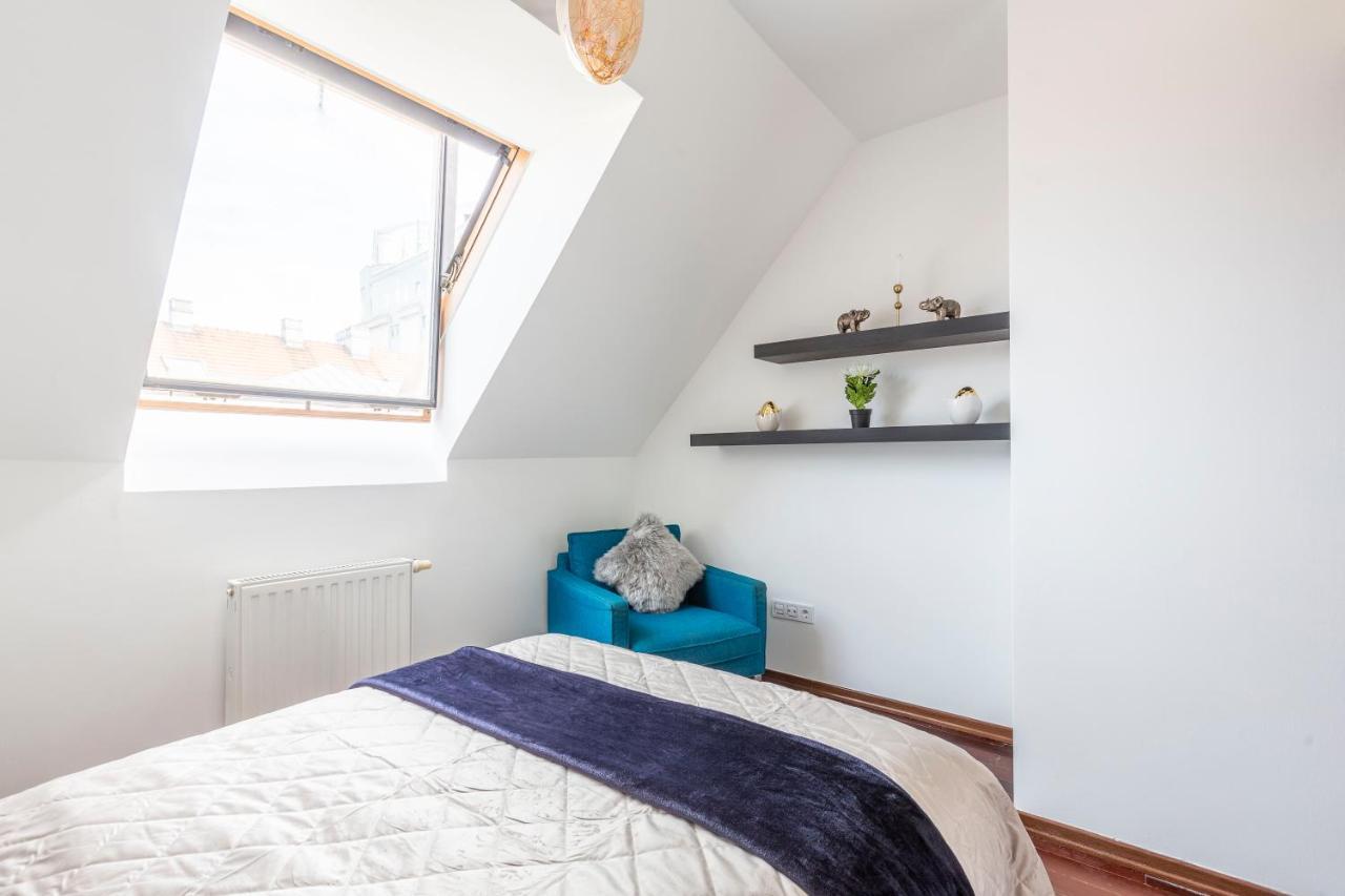 Deluxe Central Quentin Apartment 3Bedrm, 2Bathrm Budapest Exterior photo